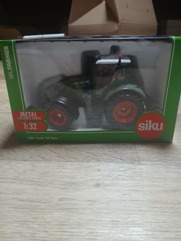Siku Farmer Fendt 724 Vario modeltractor, Hobby en Vrije tijd, Modelauto's | 1:32, Tractor of Landbouw, Nieuw, Ophalen of Verzenden