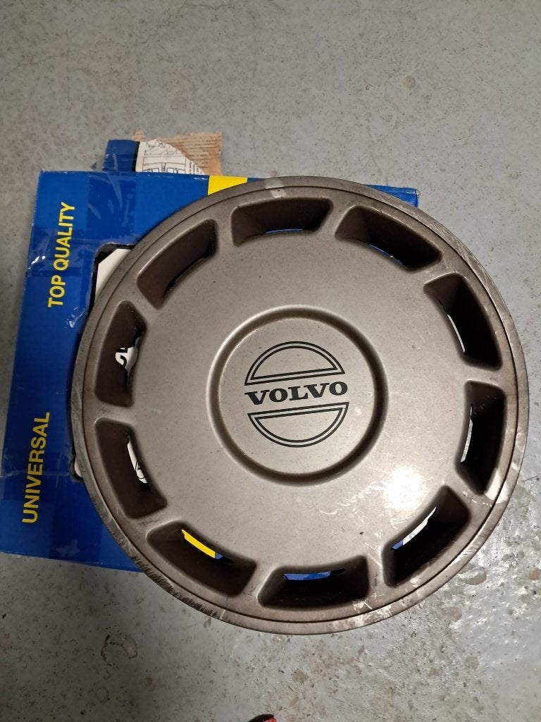 Volvo wieldoppen 3x, Ophalen of Verzenden, Gebruikt