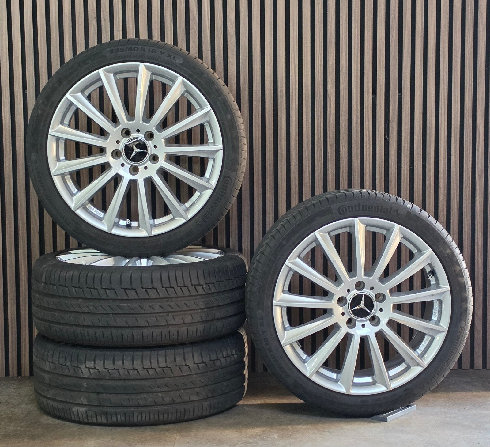 Nette 18" Mercedes velgen+Goede Amerk Banden 5x112 A B C CLA, Ophalen, Gebruikt, Velg(en), Platin