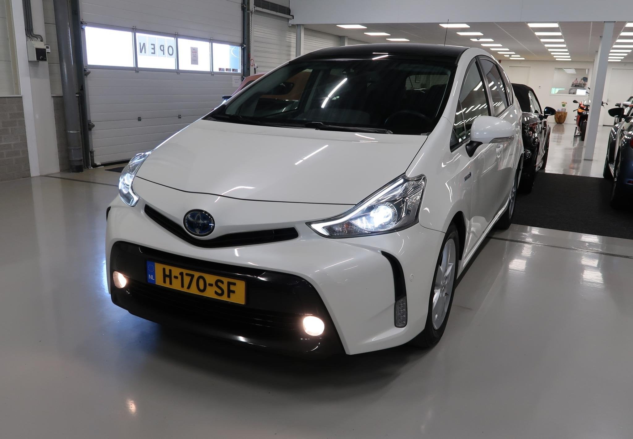 Toyota Prius + 1.8 Dynamic 7 Zitplaatsen Panoramadak Camera, Auto's, Toyota, Stoelverwarming, 136 pk, Gebruikt, 4 cilinders