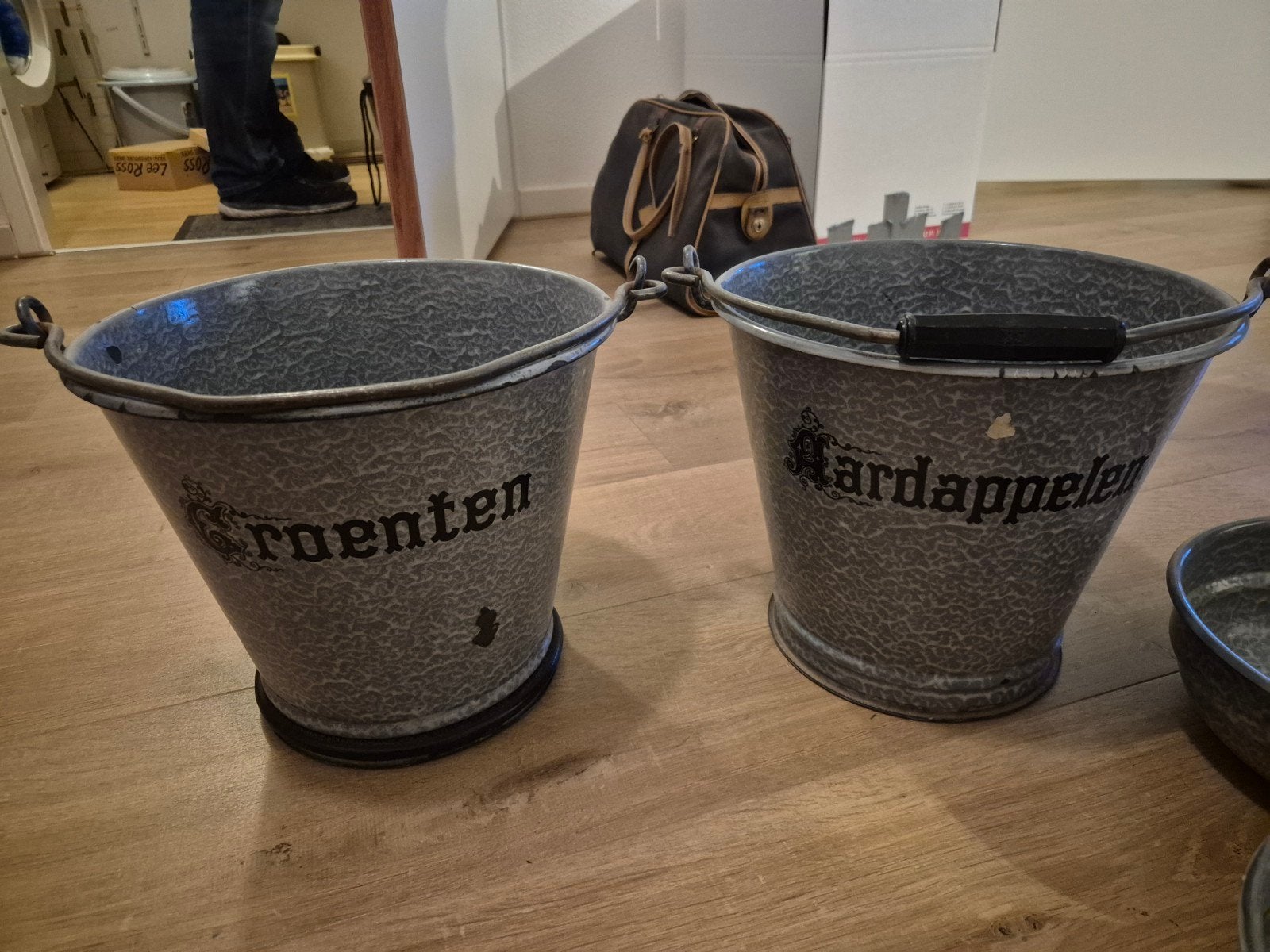 Emaille schalen en emmers, Minder dan 10 liter, Ophalen, Metaal, Minder dan 50 cm