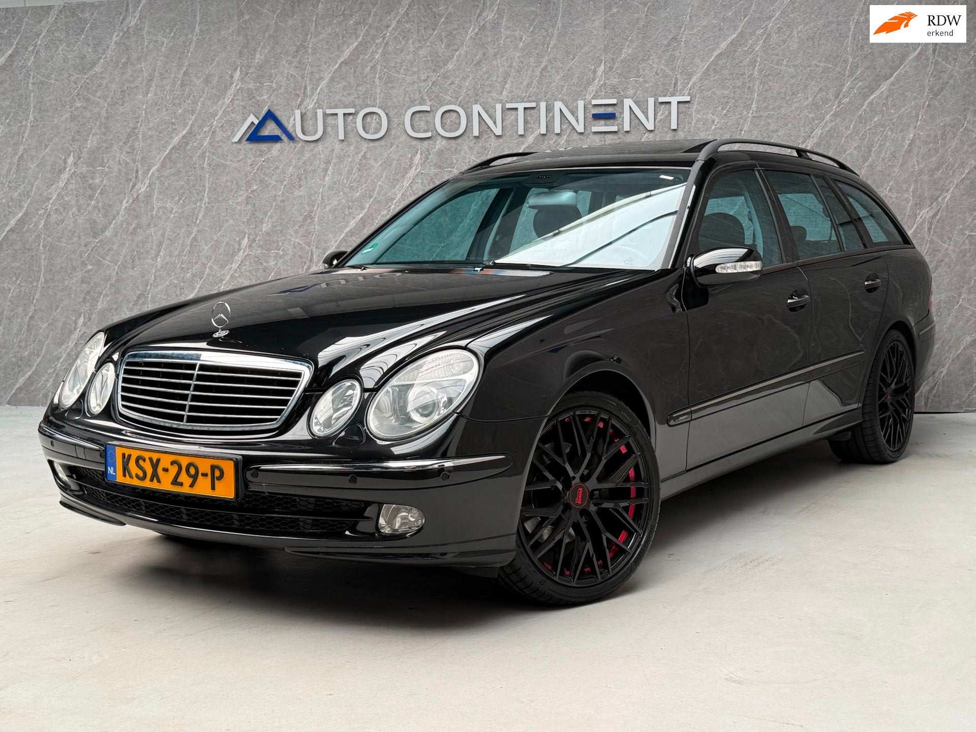 Mercedes-Benz E-klasse Combi 320 Avantgarde / Full Option /, Auto's, Mercedes-Benz, Automaat, Achterwielaandrijving, Gebruikt
