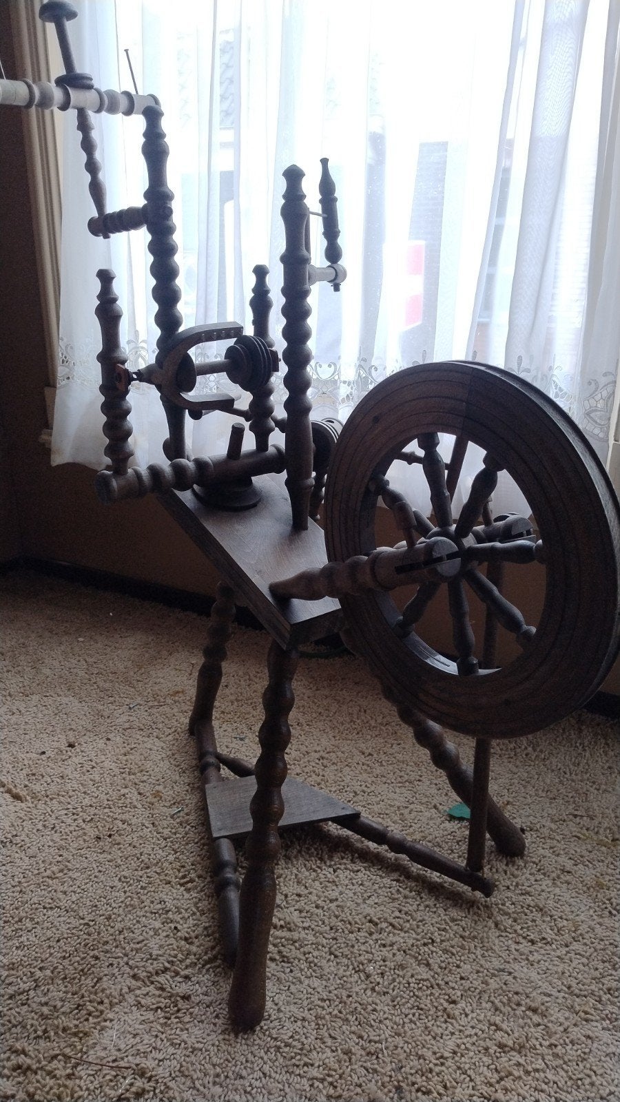 Antiek houten spinnewiel - Decoratief en functioneel, Ophalen