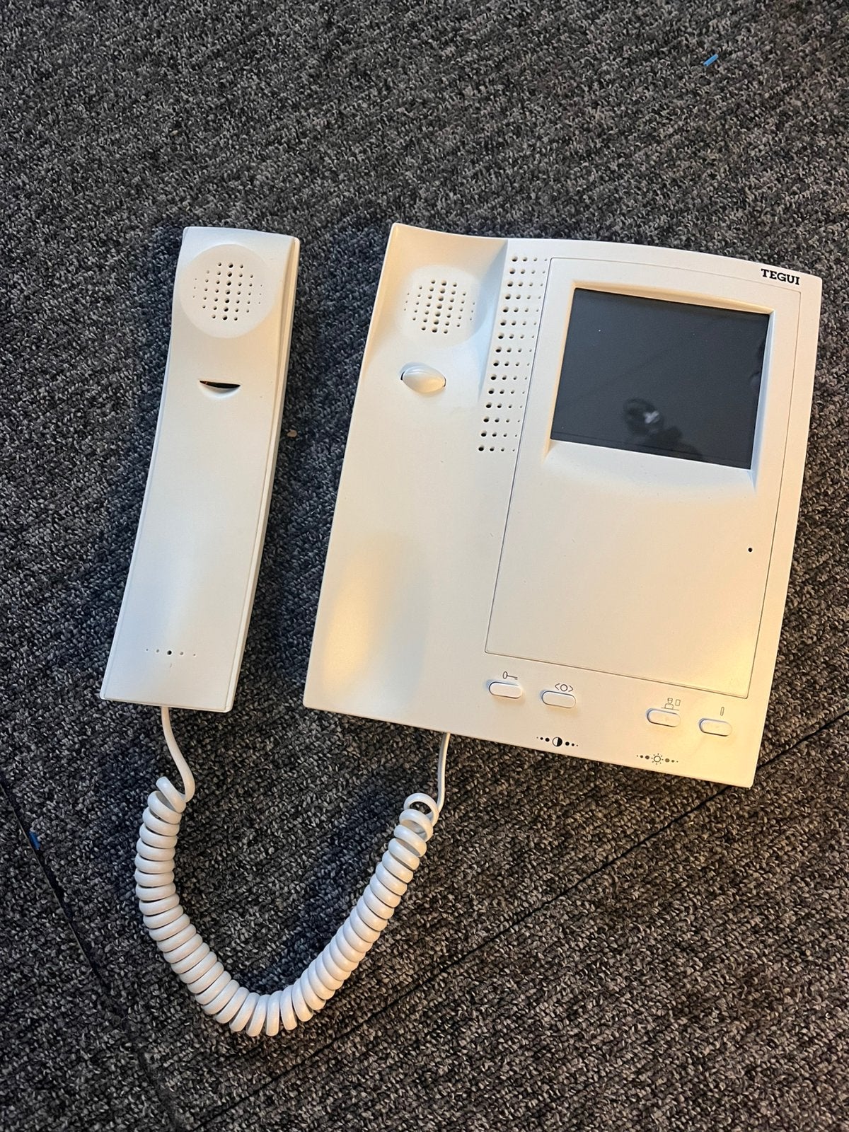 Monitor spreek/luister Tegui, Ophalen of Verzenden, Gebruikt