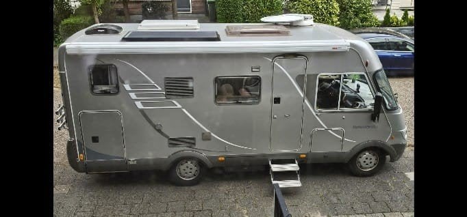 Hymer 524 zilvergrijs 2006, Particulier