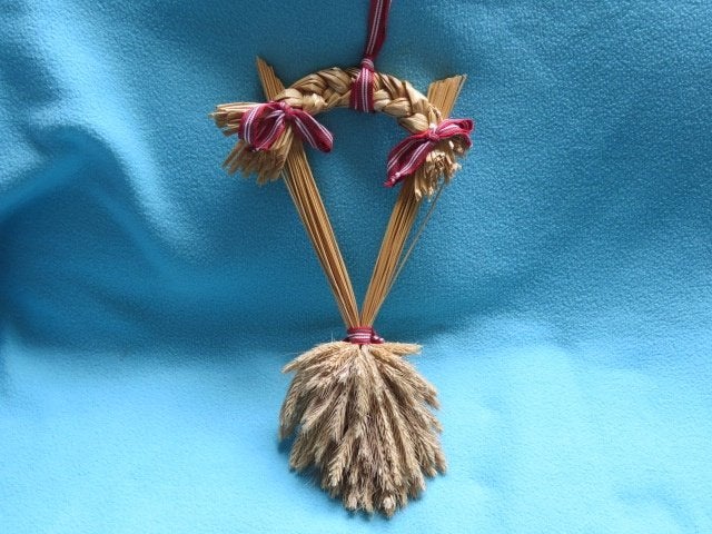 Vintage Zweedse hanger van gevlochten stro korndocka, Antiek en Kunst, Curiosa en Brocante, Ophalen of Verzenden