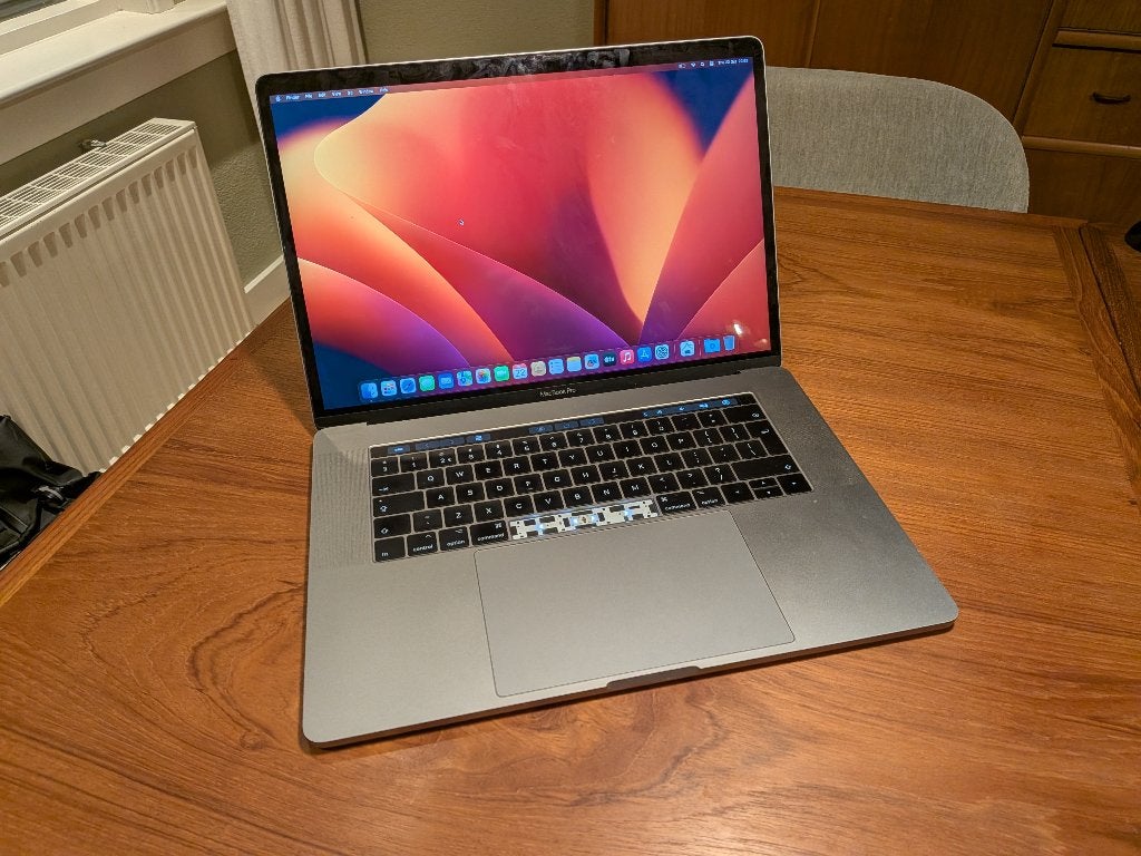 MacBook Pro 15" 2017 i7 16GB – spatiebalk defect, Computers en Software, Gebruikt, 2 tot 3 Ghz, 512 GB, 16 GB