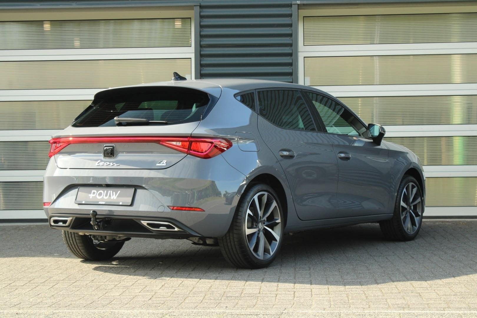SEAT Leon 1.5 TSI 204pk DSG e-Hybrid FR Business | LMV 18'', Auto's, 12 maanden, 1498 cc, 4 cilinders, Plug-in hybride