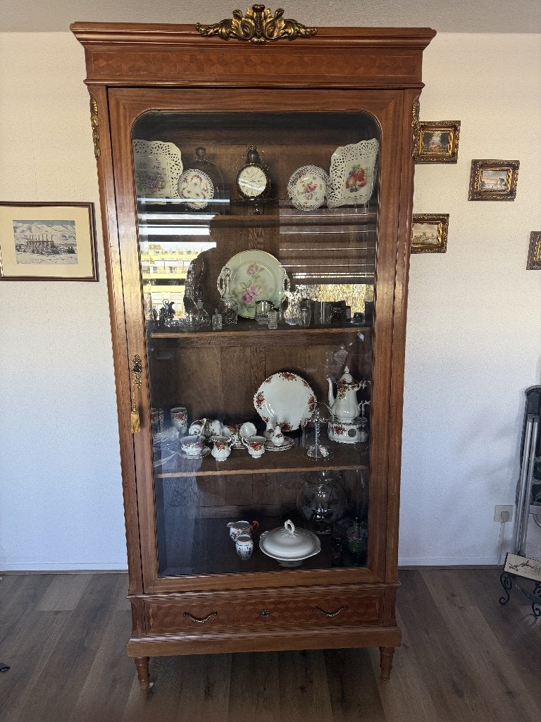 Antieke houten vitrinekast van 120+ jaar oud, Ophalen