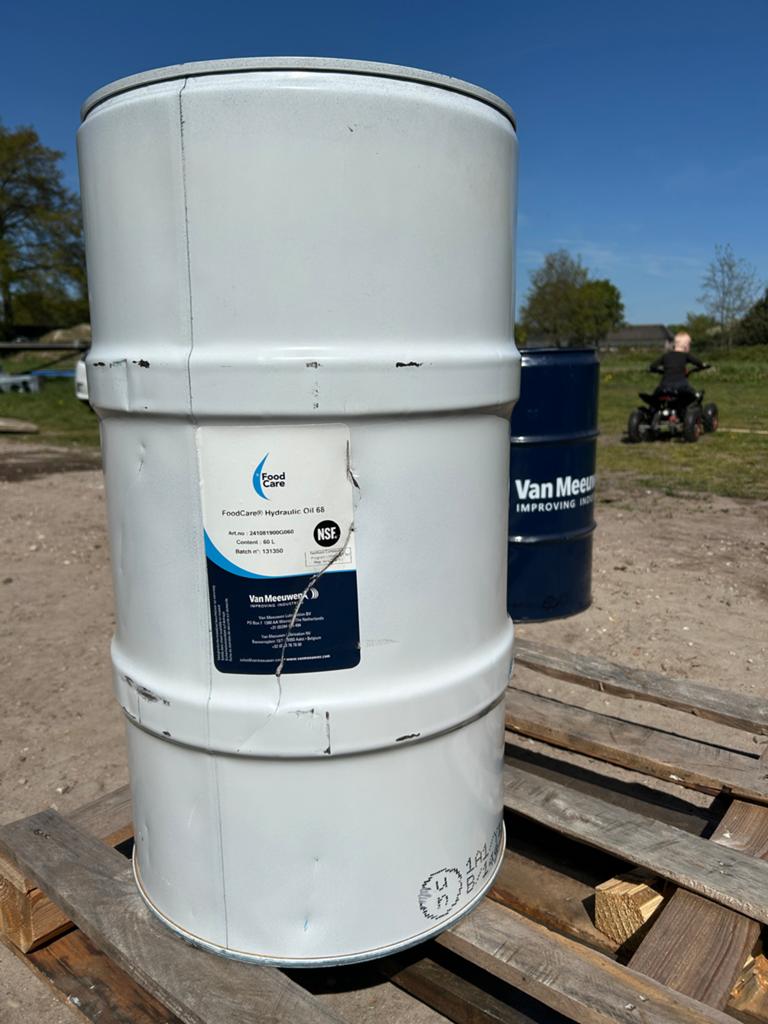 Nieuwe vaten hydraulische Olie 68 - 60 liter, Ophalen