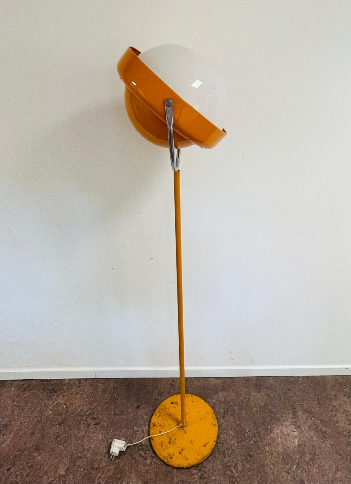 Vintage Oranje vloerlamp, Uno Dahlen ontwerp, Ophalen, Gebruikt, E27 (groot), Metaal