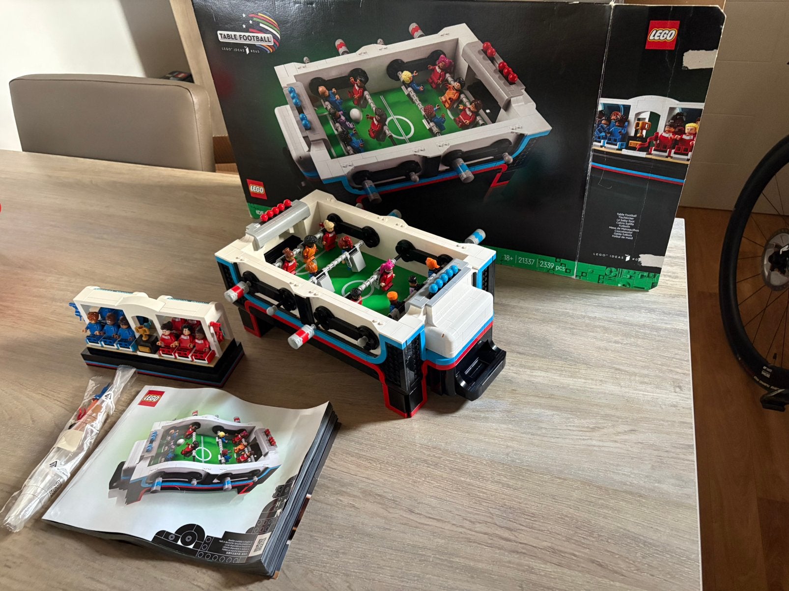 Lego ideas 21337 tafelvoetbal 100% compleet boekje , doos en, Ophalen of Verzenden, Zo goed als nieuw