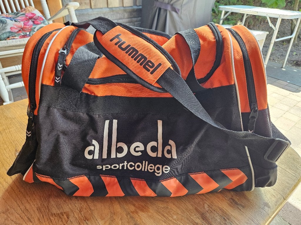 Albeda sporttas Hummel zgan, Ophalen of Verzenden, Zo goed als nieuw, Unisex volwassen