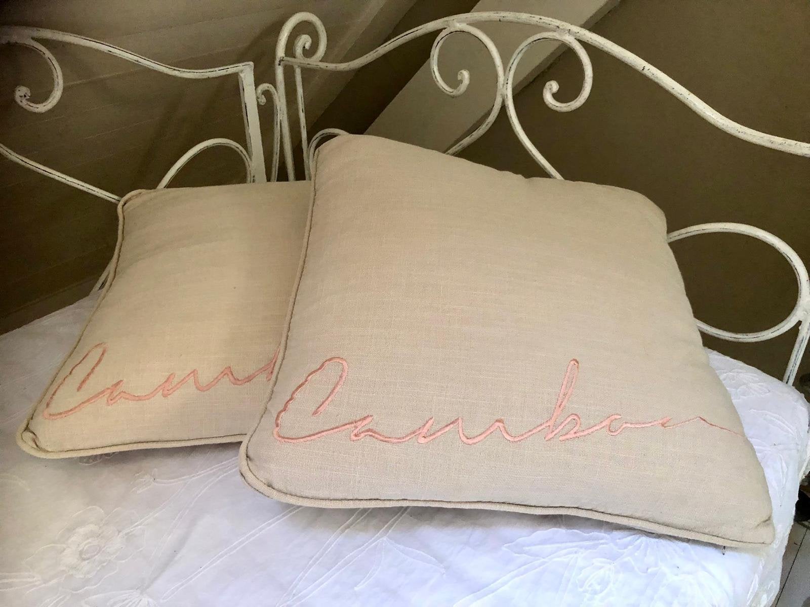 2 Rivièra Maison Kussens 50 / 50 / Beige / Taupe / Zalm, Huis en Inrichting, Ophalen of Verzenden, Zo goed als nieuw, Beige, Vierkant
