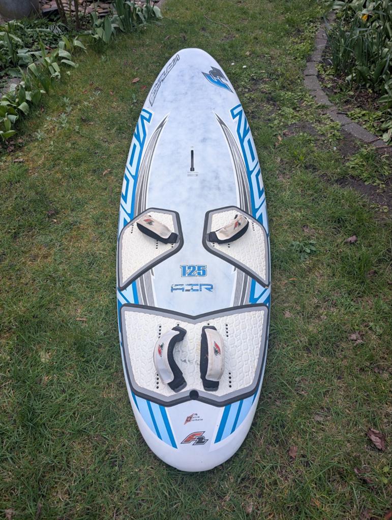Complete windsurfset met F2 125L board, Watersport en Boten, Windsurfen, Ophalen, Gebruikt, Complete set