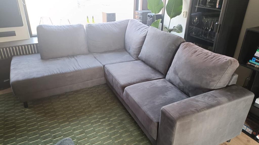 Comfortabele grijze hoekbank, zo goed als nieuw, 250 tot 300 cm, 100 tot 125 cm, Hoekbank, Ophalen of Verzenden