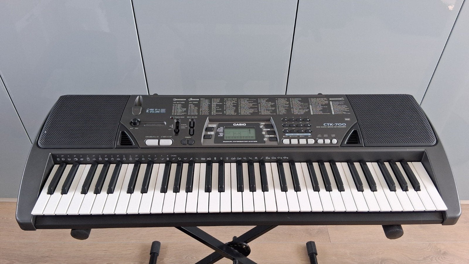 Casio CTK-700 keyboard, kruk en statief, Ophalen