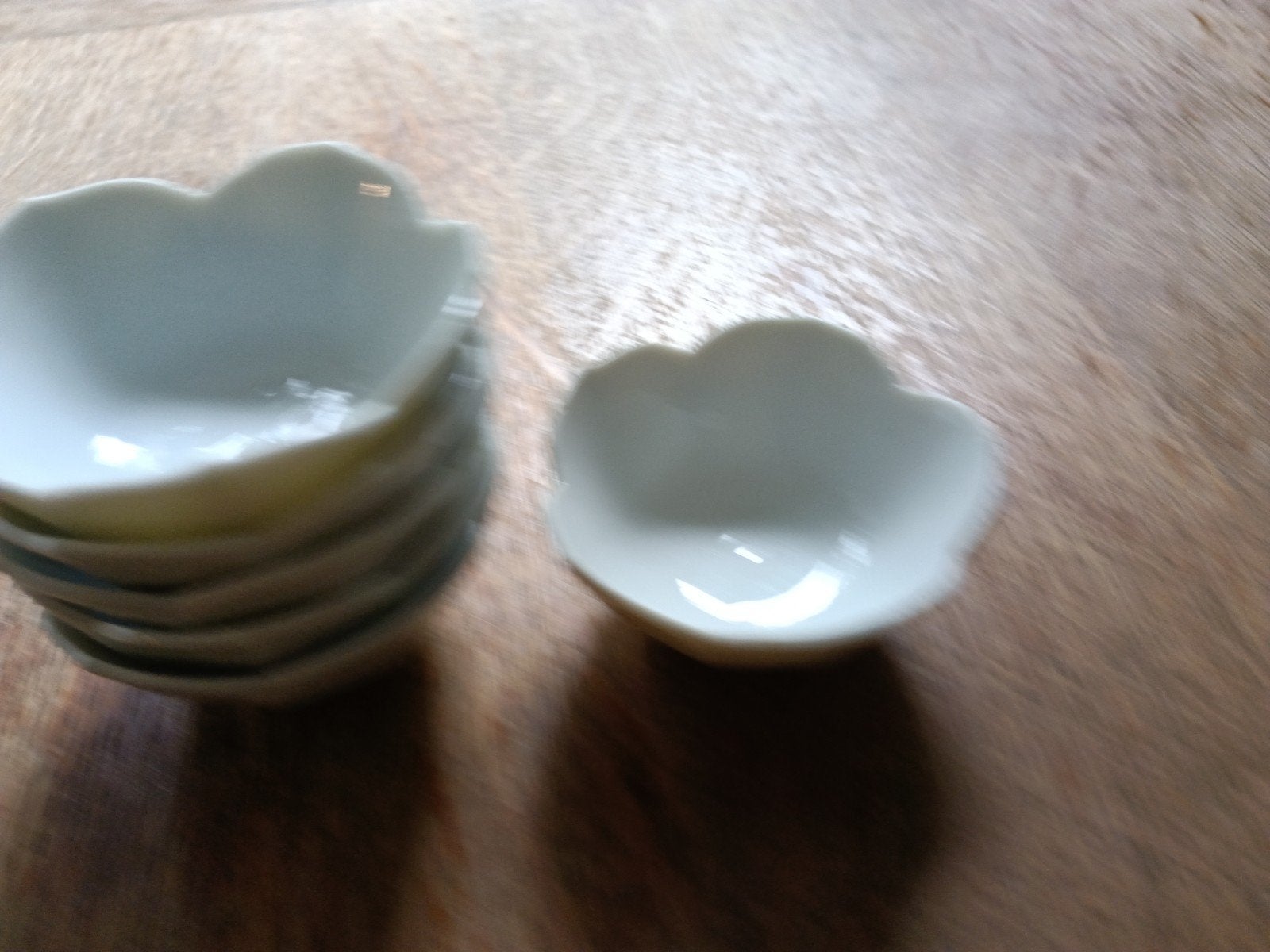 Set van 6 bloemvormige schaaltjes - wit porselein, Huis en Inrichting, Overige merken, Ophalen of Verzenden, Modern, Porselein