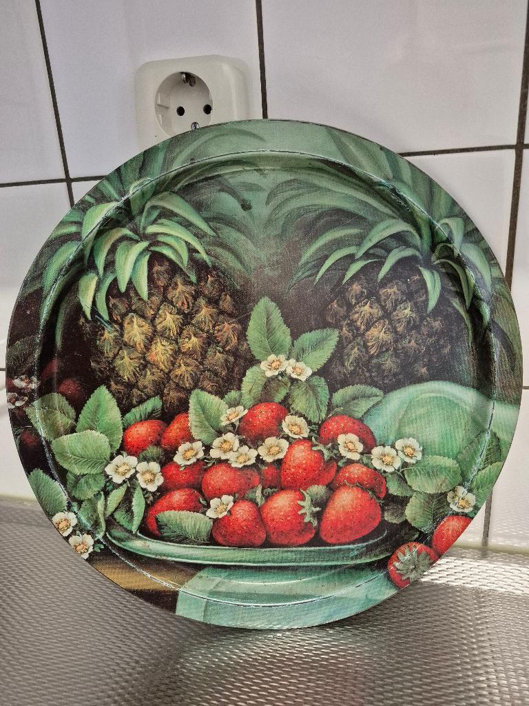 Vintage dienblad met fruitprint - Ananas en aardbeien, Ophalen of Verzenden, Gebruikt, Rond, Metaal