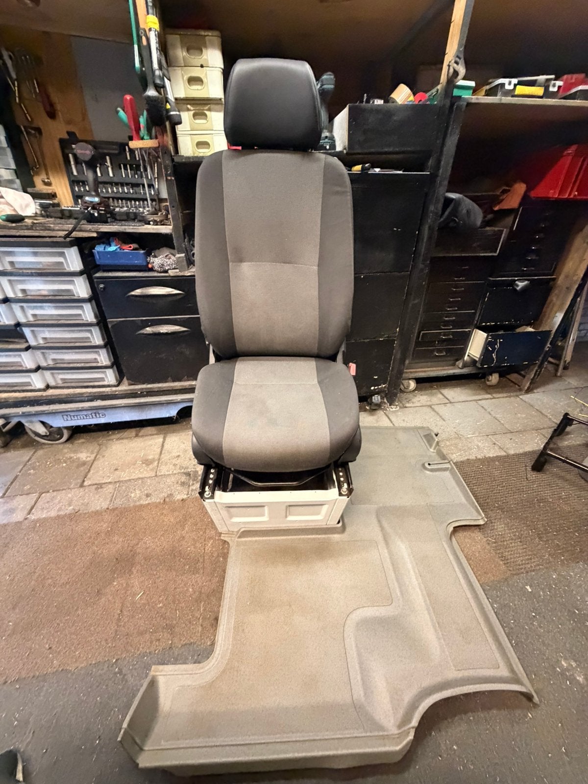 Nette bijrijdersstoel vw crafter of mercedes sprinter 906 ve, Auto-onderdelen, Ophalen of Verzenden, Gebruikt, Mercedes-Benz