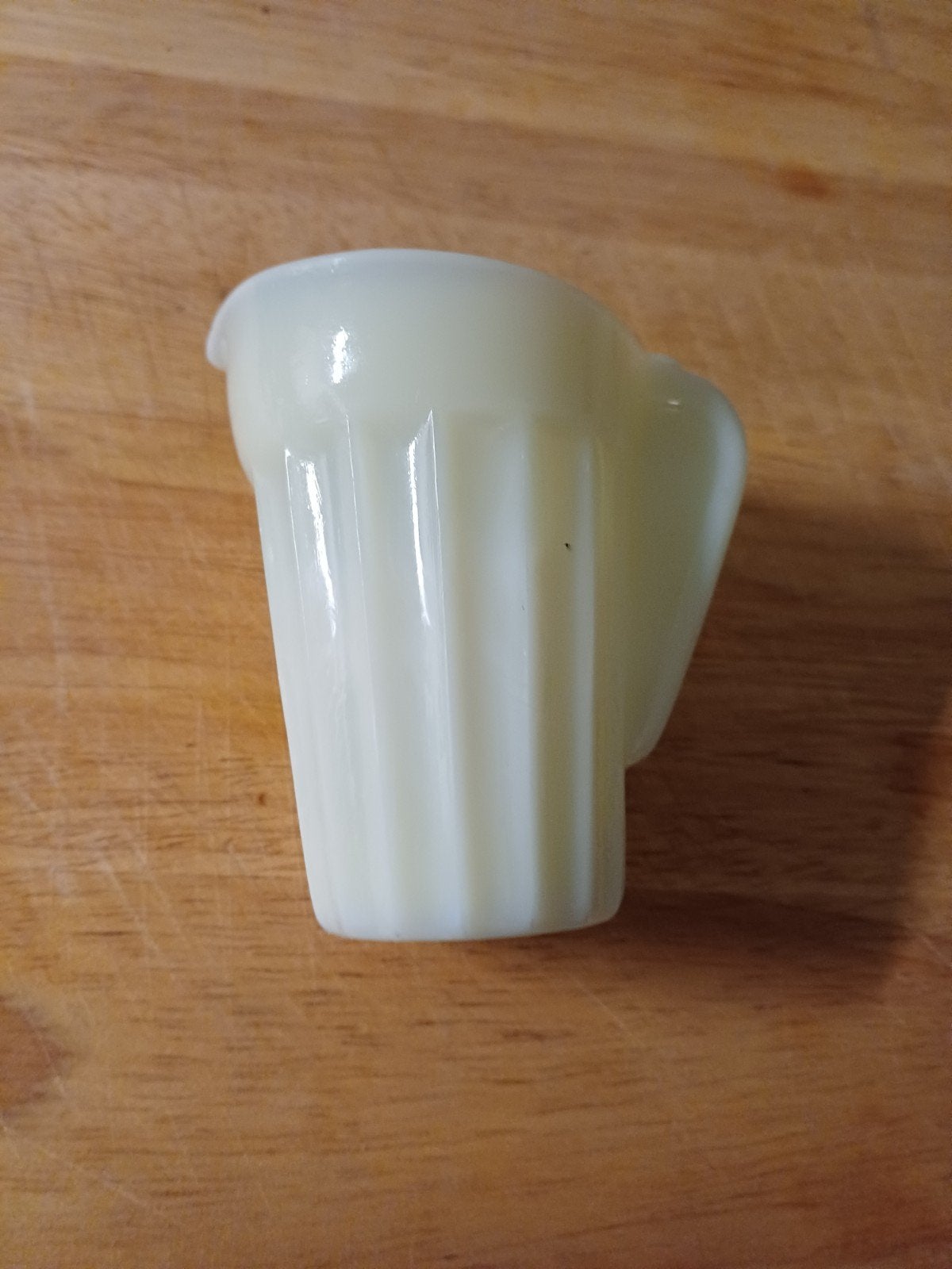 Colopal geel persglas melk kannetje - Copier, Ophalen of Verzenden