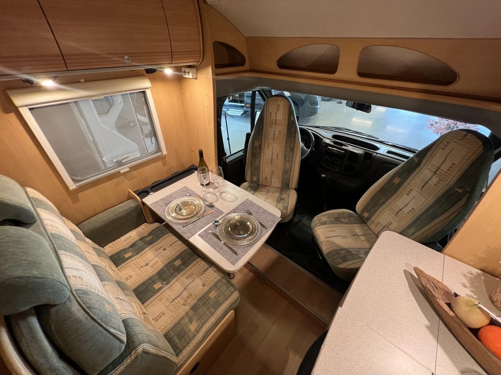 Dethleffs Fortero 5975 DWARSBED MOTORAIRCO TREKHAAK, Caravans en Kamperen, Standaard zit, Ringverwarming, Ford, Tot en met 2