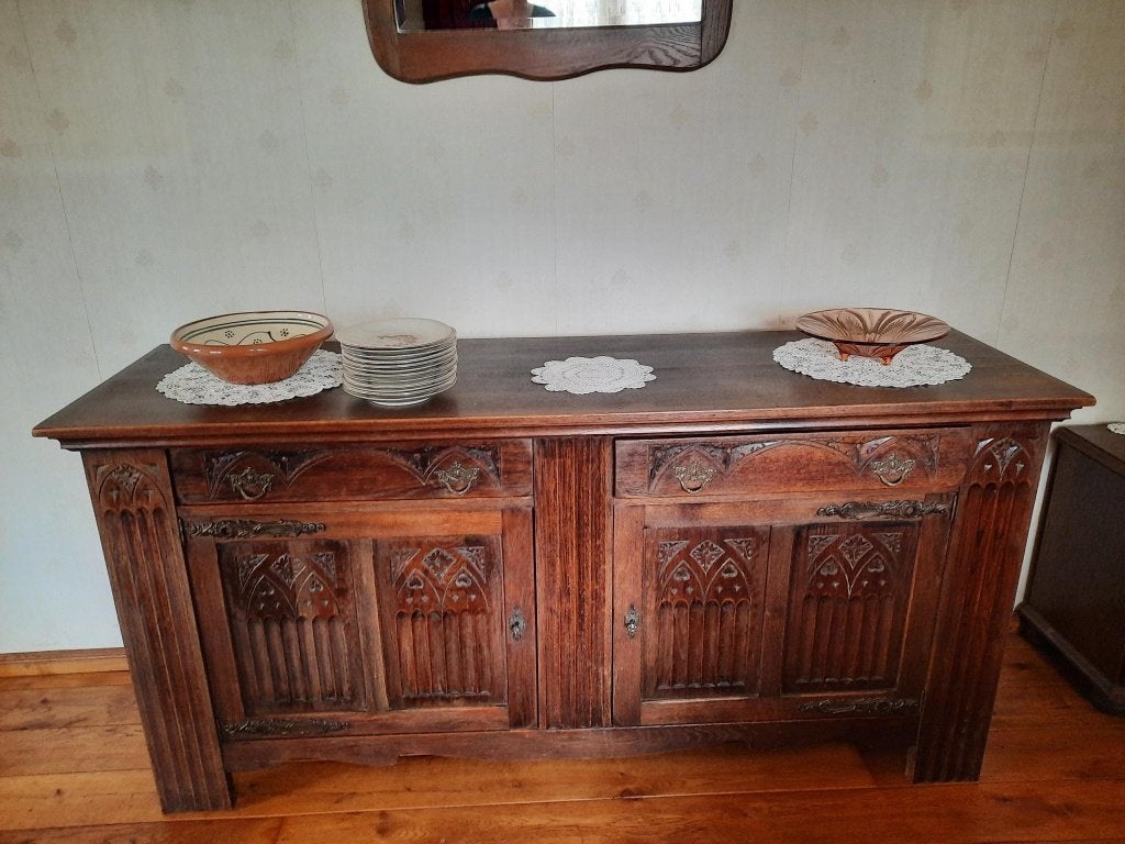 Antiek dressoir met houtsnijwerk, Ophalen