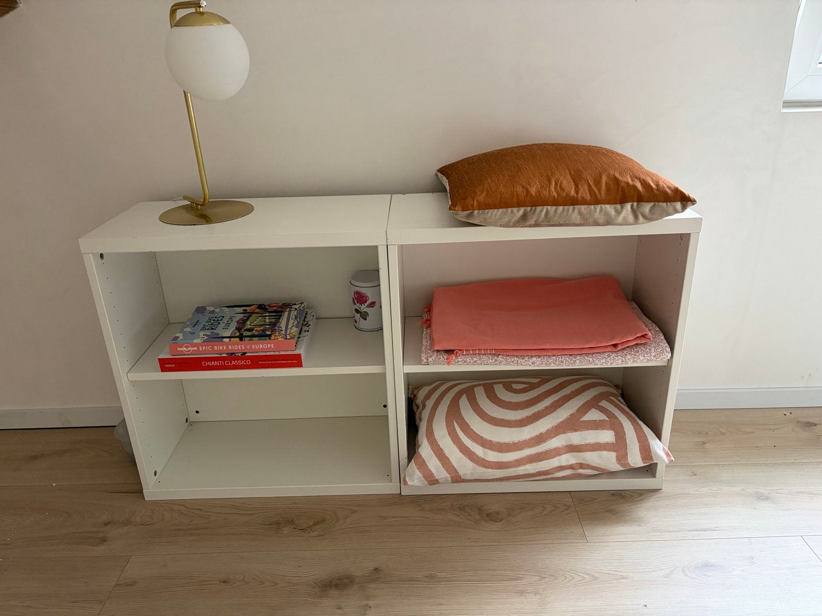 2 IKEA Besta kastjes zonder deur met plankjes, Huis en Inrichting, Kasten | Overige, Ophalen, Gebruikt
