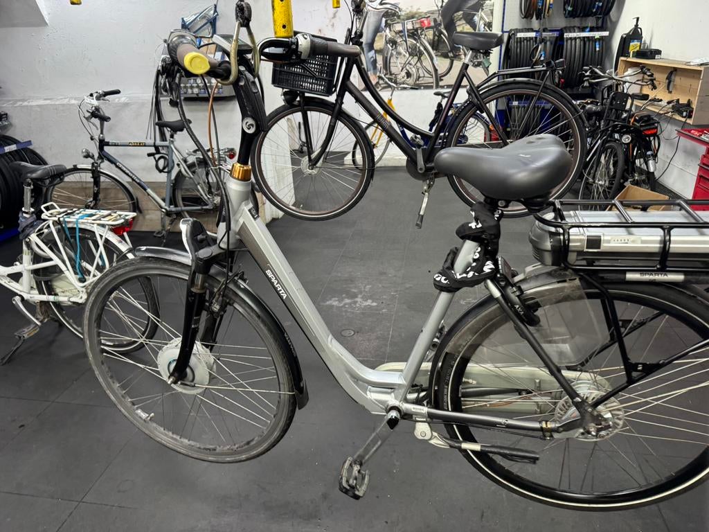 GEZOCHT: ELEKTRISCHE FIETS SPARTA - HAARLEM  (STRAAL 80 KM), Ophalen of Verzenden, Zo goed als nieuw, Sparta