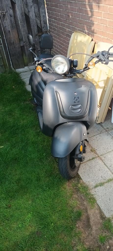 AGM Retro black, Fietsen en Brommers, Snorfietsen en Snorscooters, Gebruikt, Overige merken, Benzine, Ophalen