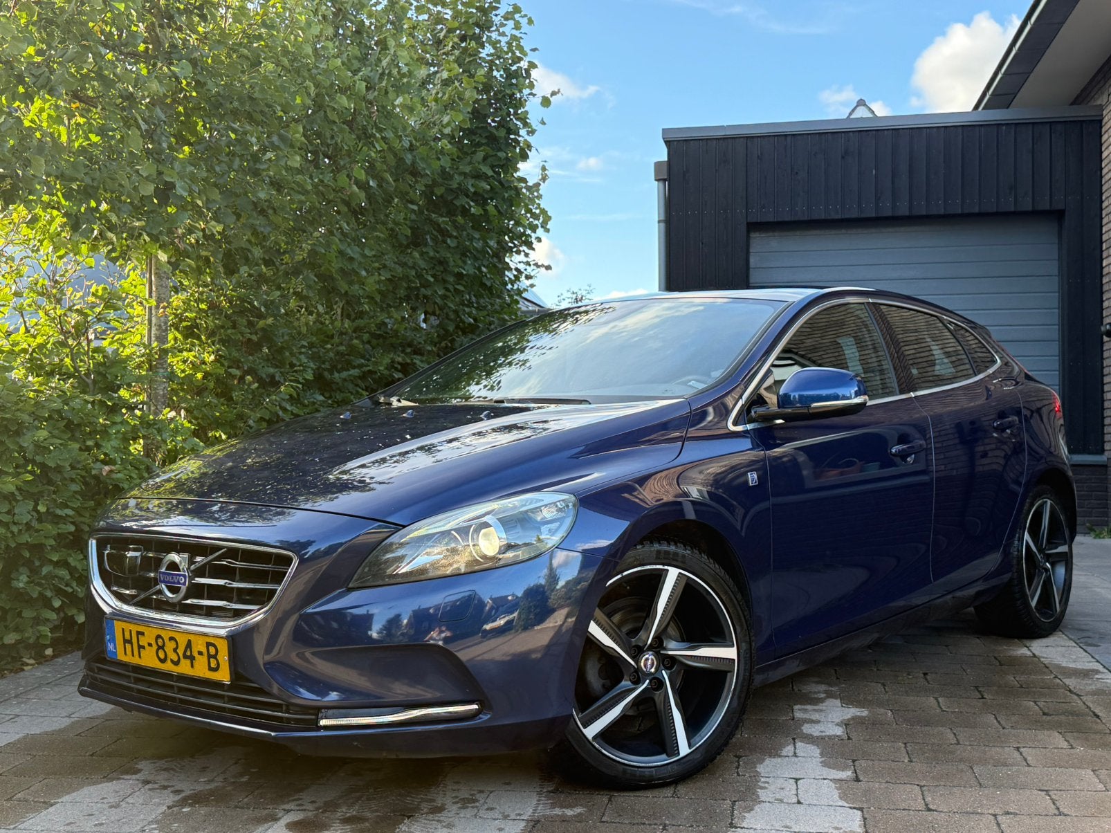 Volvo V40 2.0 D2 BLUE OCEAN RACE | ACC | H&K | FULL OPTION, Voorwielaandrijving, 4 cilinders, 1969 cc, Blauw
