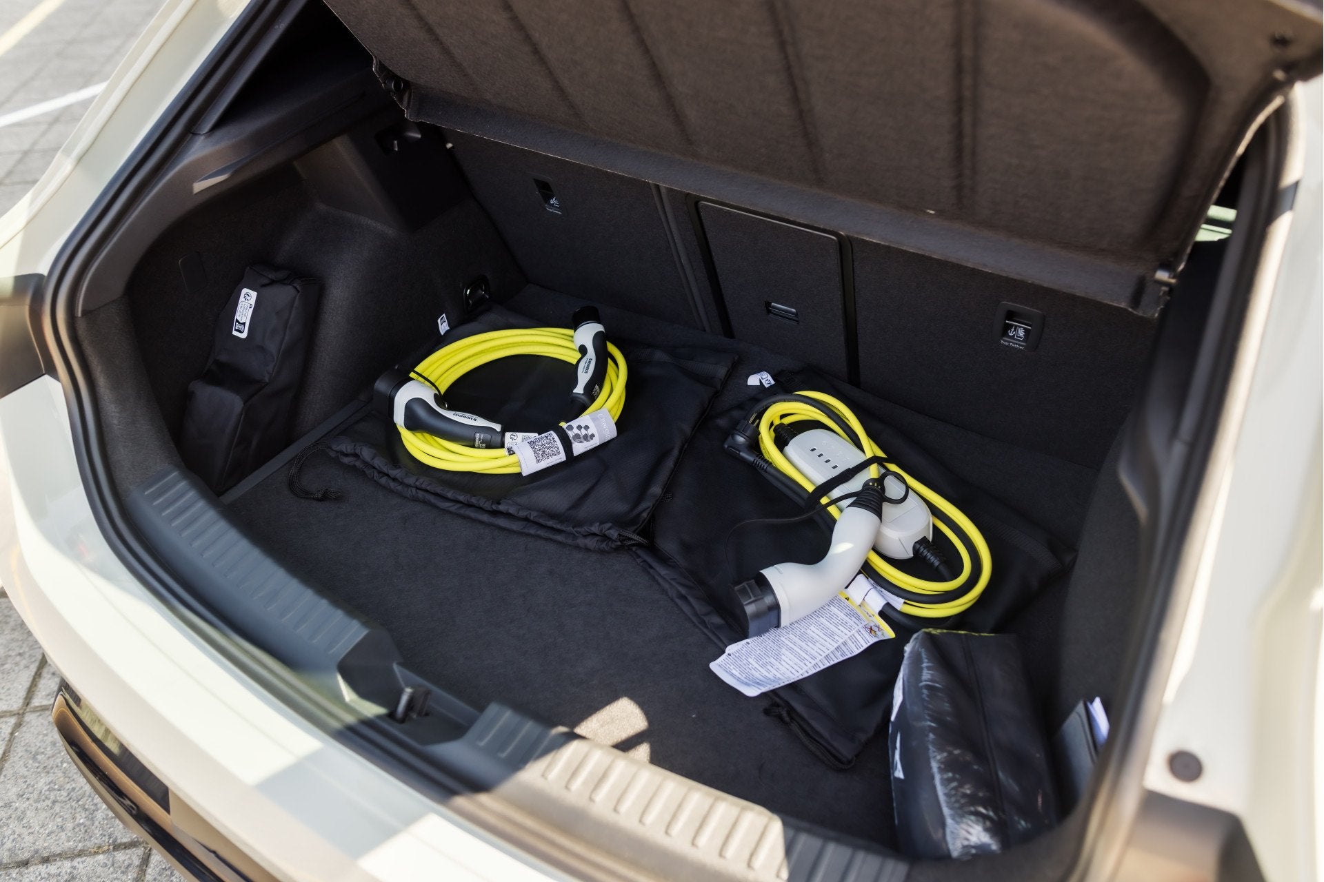 Foto 43 van CUPRA Leon 1.5 TSI e-Hybrid VZ Performance €4500,- voordee