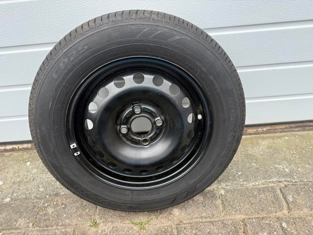 All Season banden met velgen en wieldoppen 175/65/R14 82T, Ophalen, Gebruikt