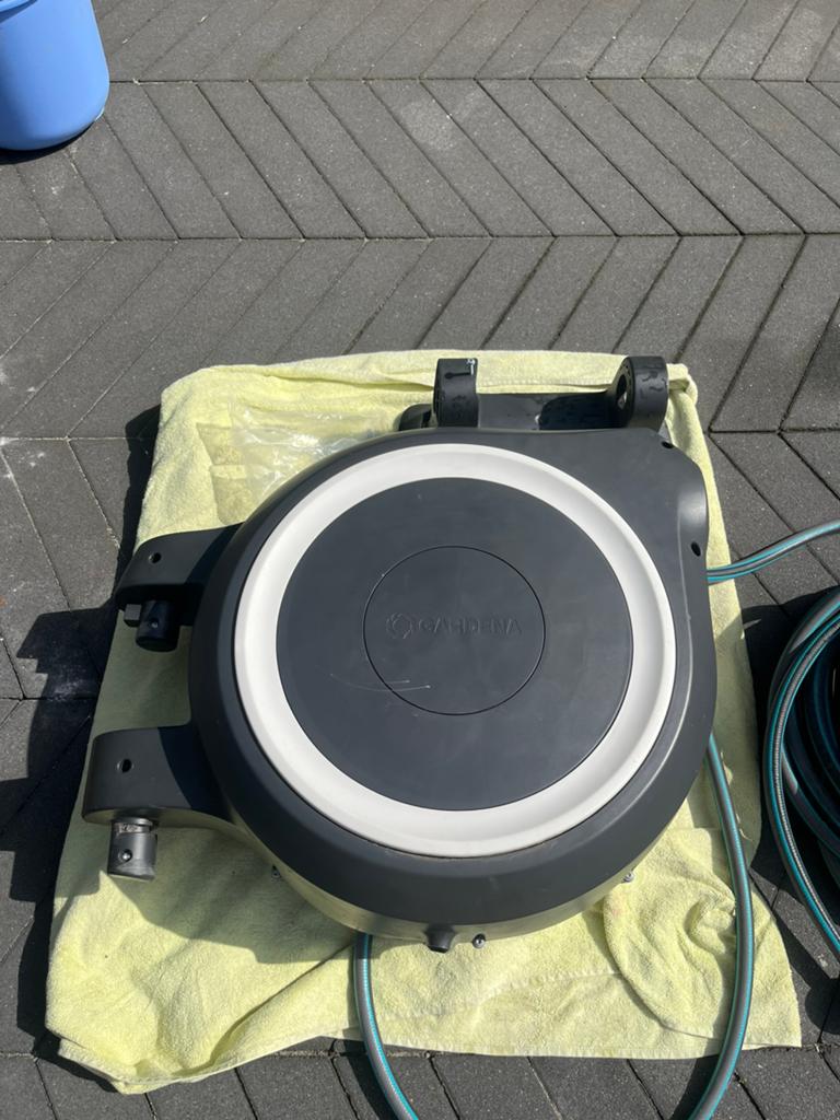 DEFECT: Gardena Wandslangenbox 25 RollUp M/L - wit, Tuin en Terras, Tuinslangen, Ophalen of Verzenden, Zo goed als nieuw, Tuinslang