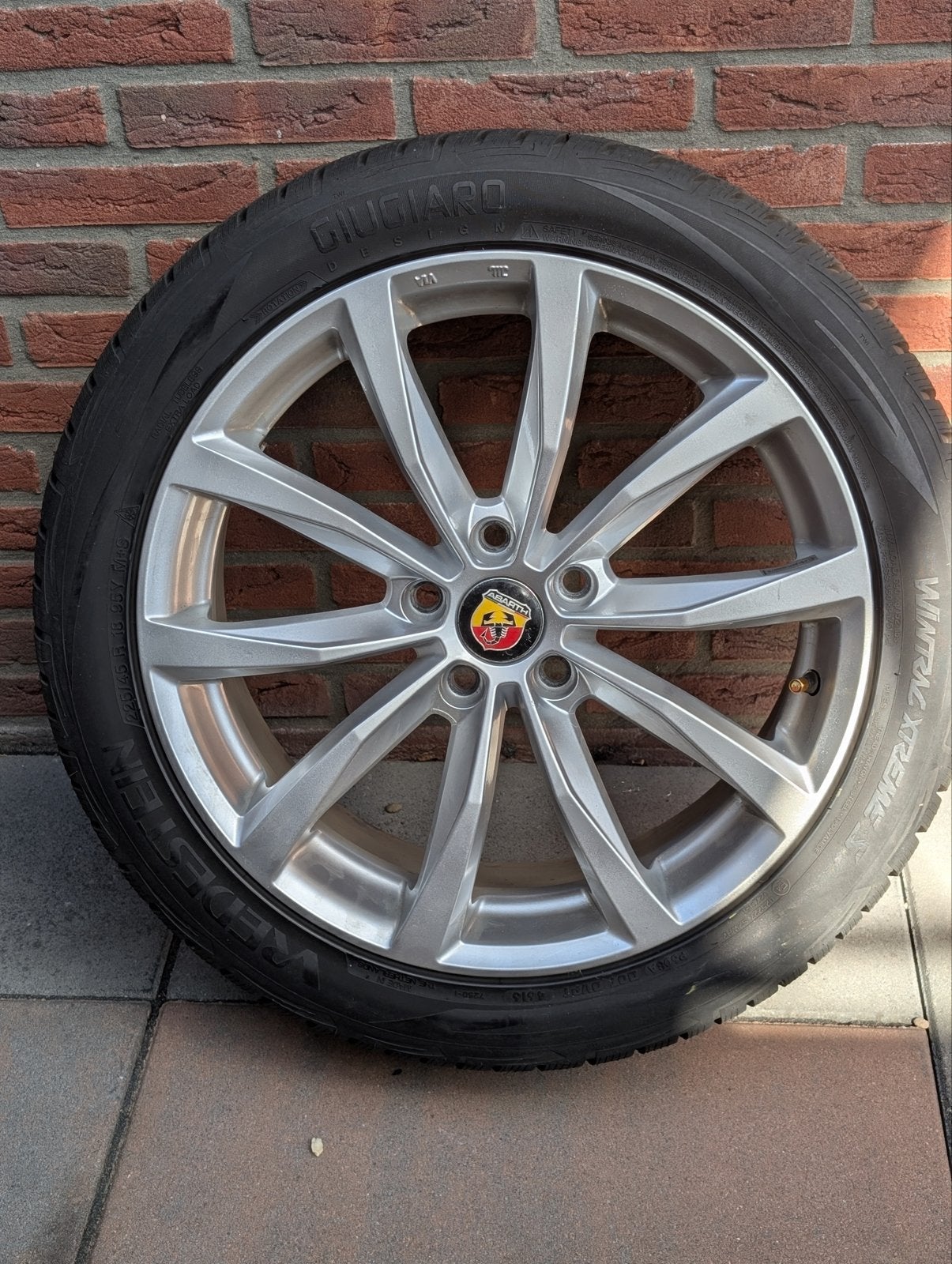 4xAbarth velg Fiat500X + Giugiaro winterb. 225/45R18 95Y M+S, Auto-onderdelen, Ophalen, 18 inch, Gebruikt, Banden en Velgen