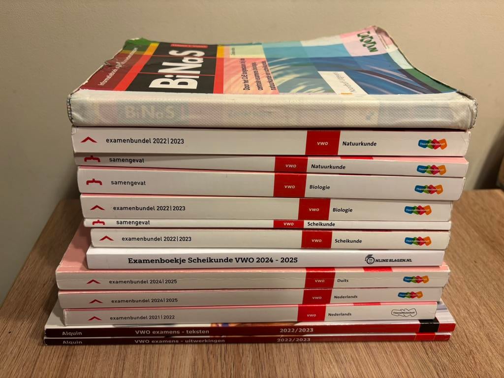 VWO Examensbundels,Scheikunde, natuurkunde, NL, bio & Engels, Ophalen of Verzenden, Beta, Zo goed als nieuw