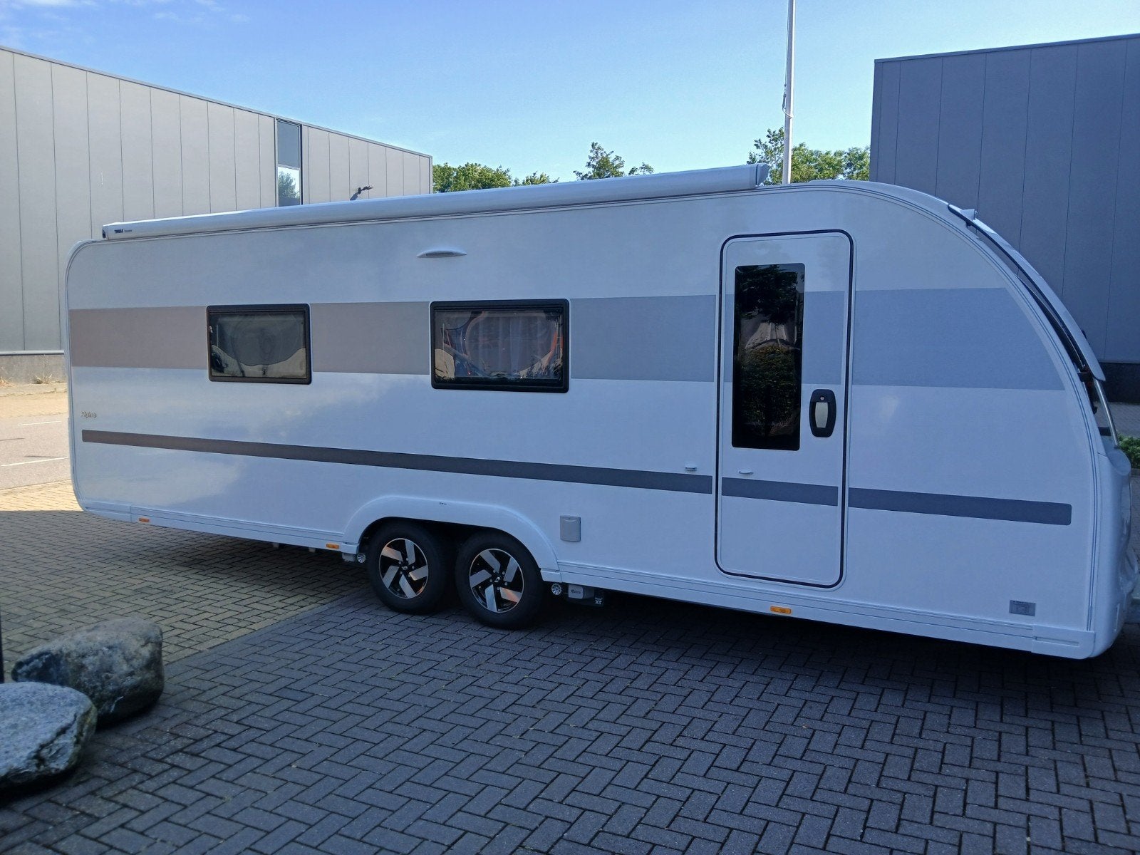 Luxe Adria Alpina 663 HT - Ruime caravan met veel extra's, Rondzit, 7 tot 8 meter, Tot en met 3, Particulier