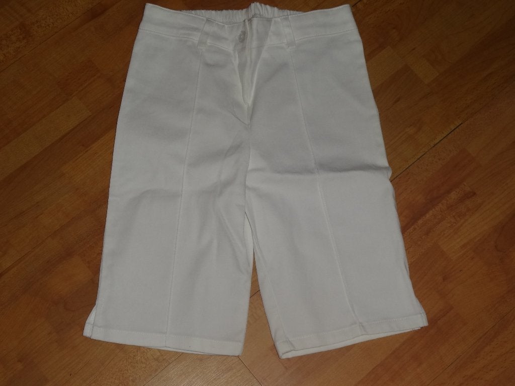mooie witte korte broek mt 116, Ophalen of Verzenden, Zo goed als nieuw, Meisje, Broek