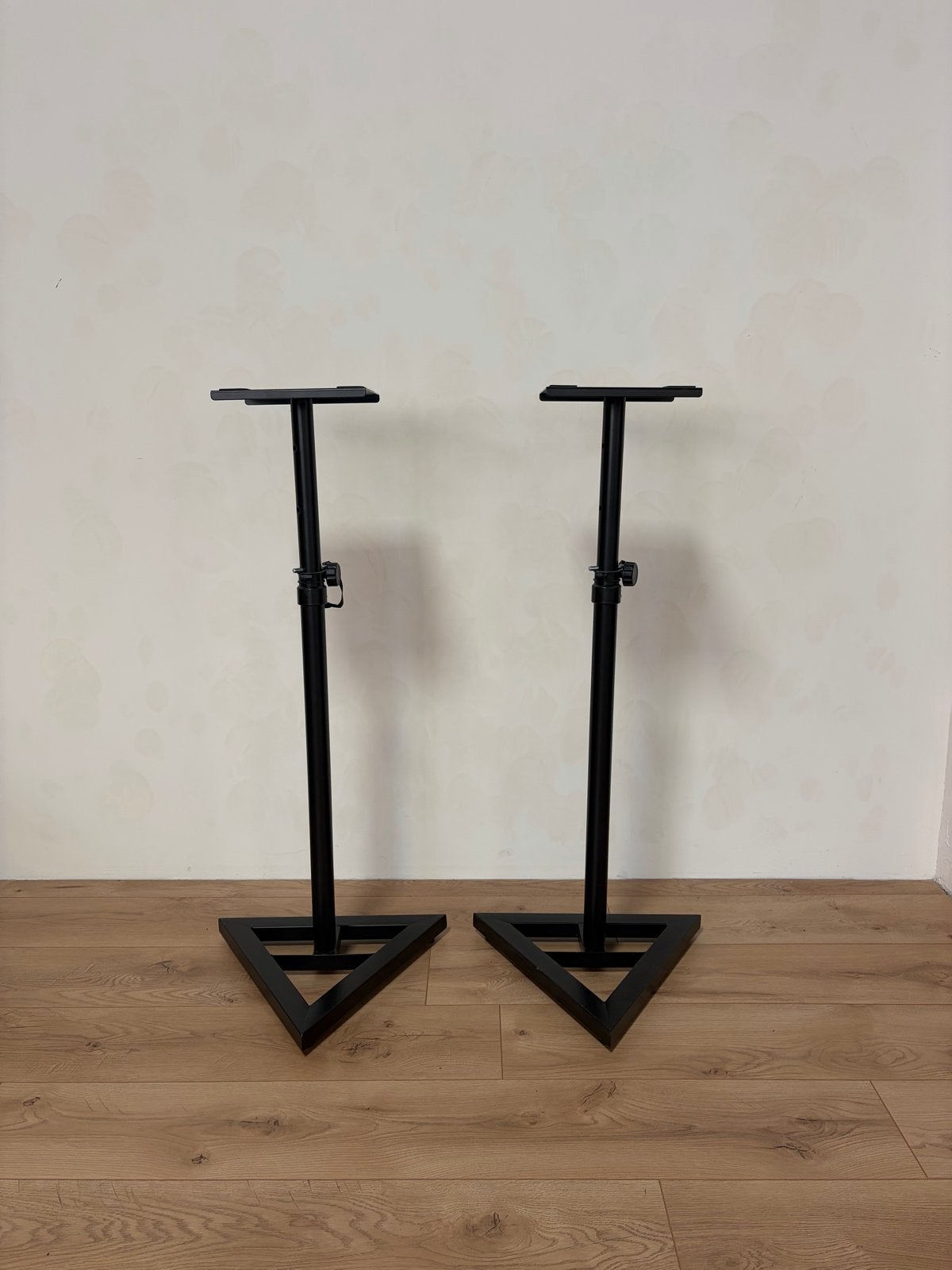 Verstelbare Speaker Standaarden (Set van 2), Inclusief standaarden, Overige typen, Zo goed als nieuw, Minder dan 60 watt