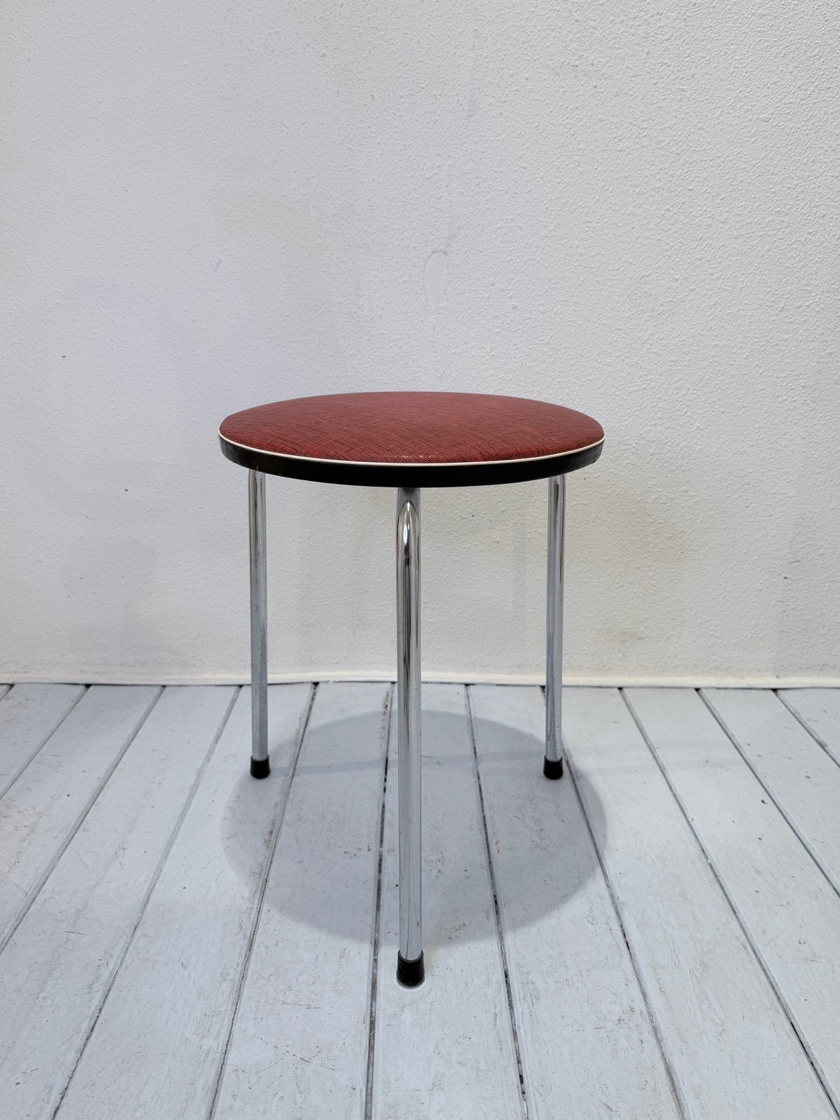 Vintage Mid-Century design krukje – Rood skai, Staal, Vintage, Vintage, Zo goed als nieuw