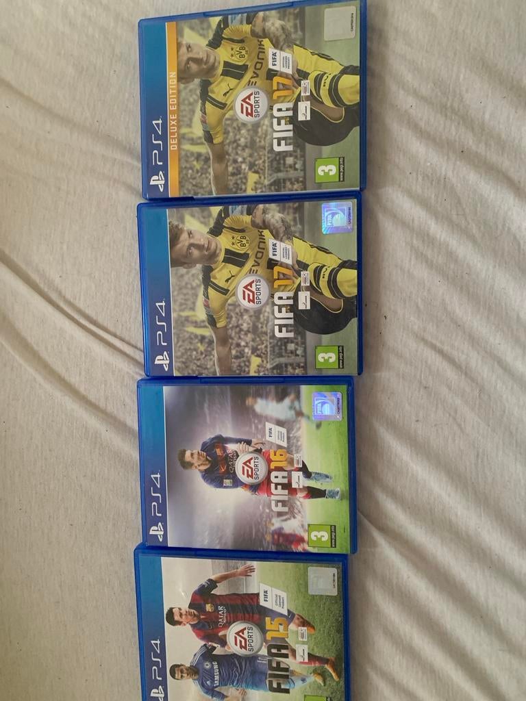 FIFA 15, 16, 17 PS4 Games - Voetbalcollectie, Ophalen of Verzenden, Zo goed als nieuw