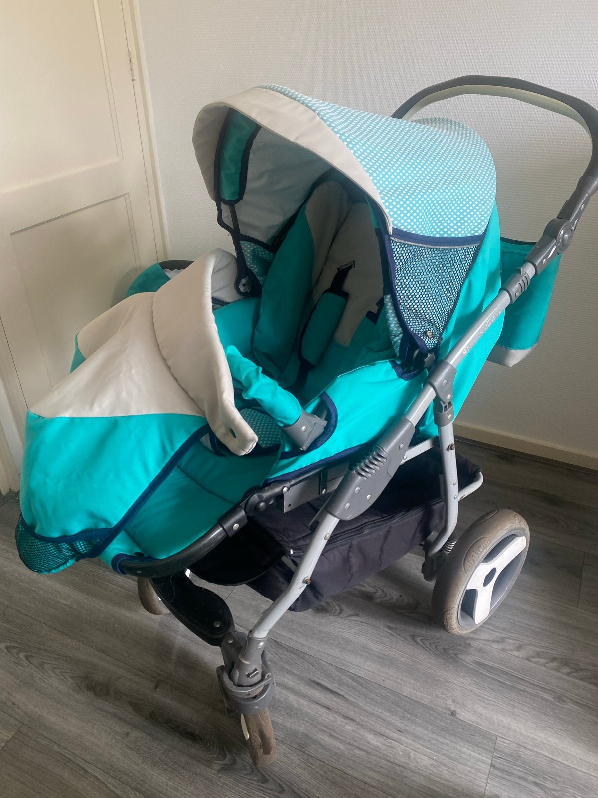 Nio Galaxy 3-in-1 Stroller – €35, Gebruikt, Combiwagen, Verstelbare duwstang, Ophalen