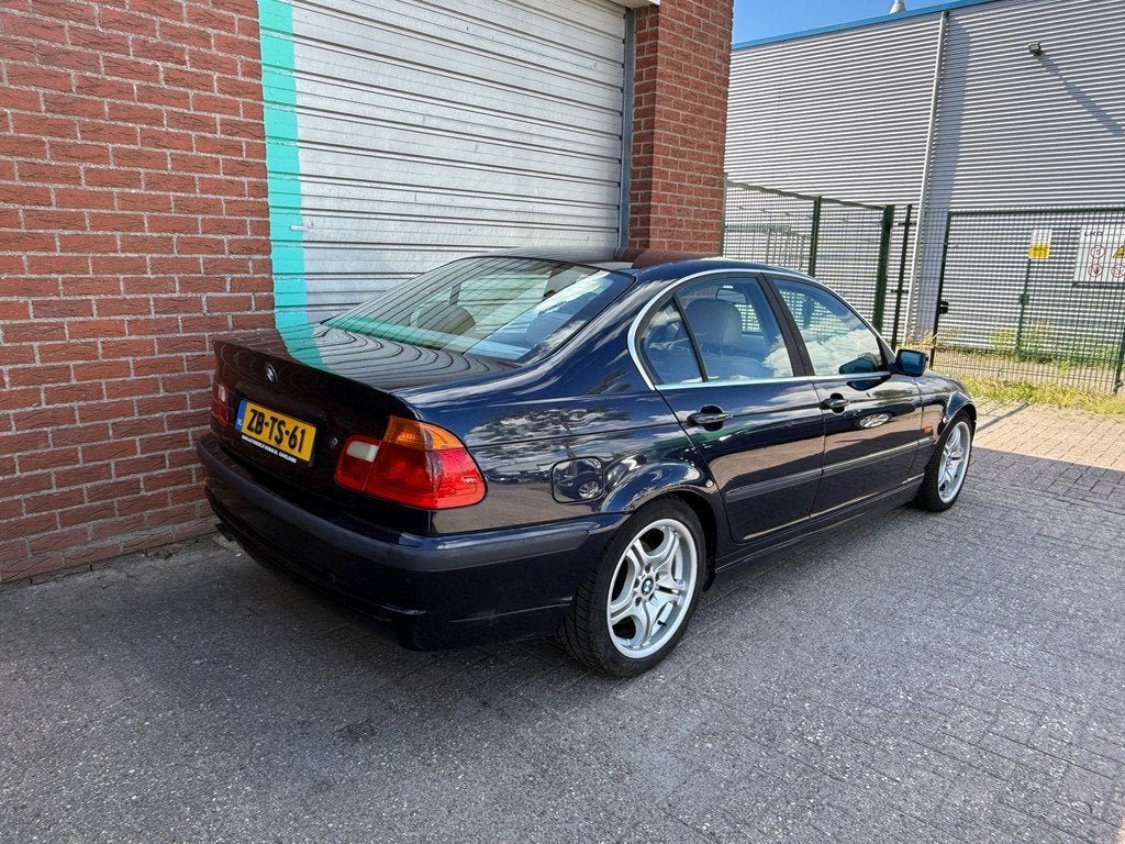 BMW 3-serie 323i Executive automaat NAV. Bj:1999 NAP!, Auto's, BMW, Achterwielaandrijving, Gebruikt, 2494 cc, Blauw