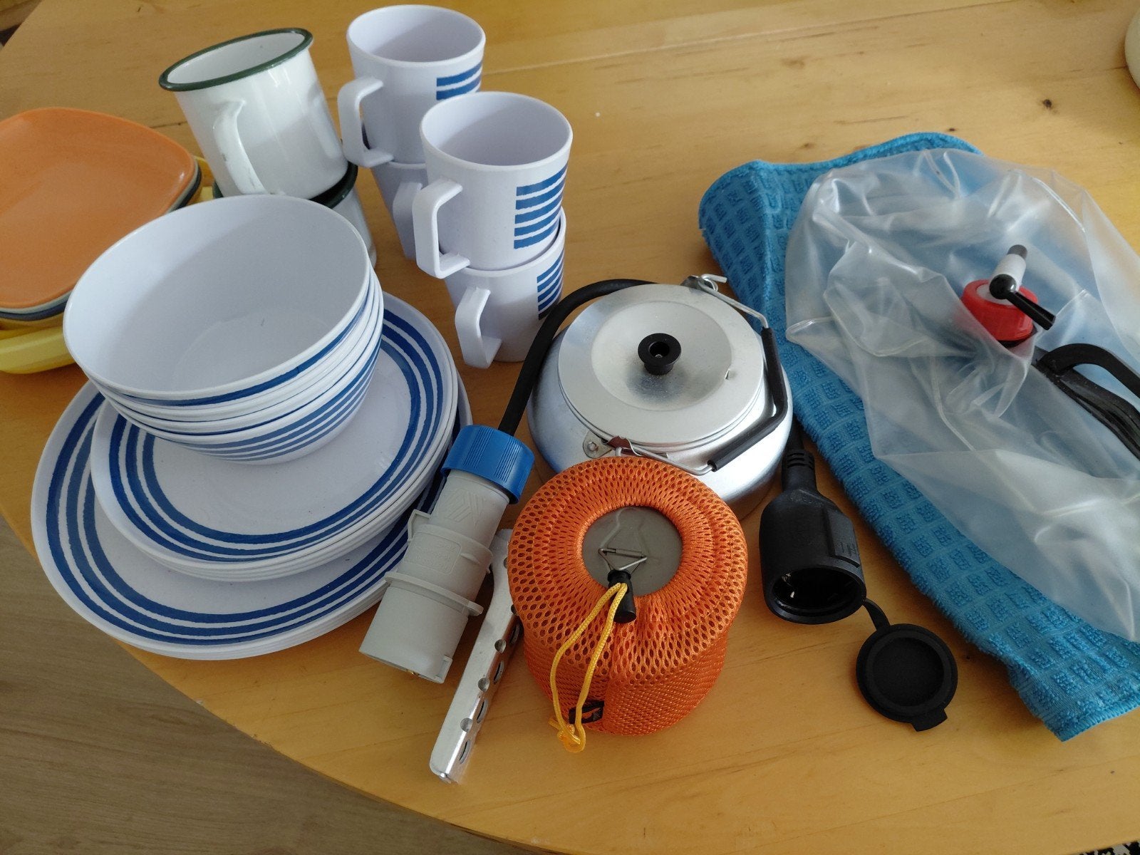 Kampeer servies, waterkoker en waterzak, Ophalen, Gebruikt