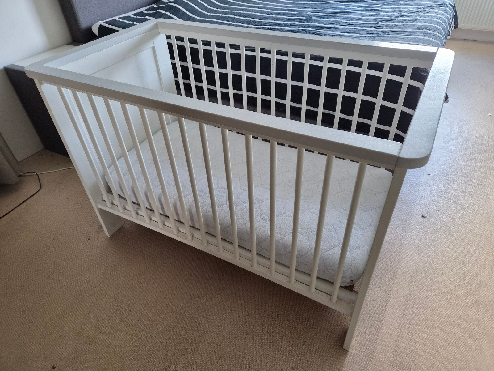 Wit/grijs ledikant met matras - Gebruikt, Ophalen, Gebruikt, Ledikant