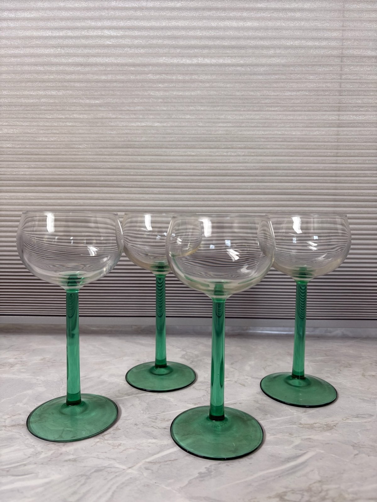 Set van 4 vintage glazen met groene voet, Ophalen of Verzenden