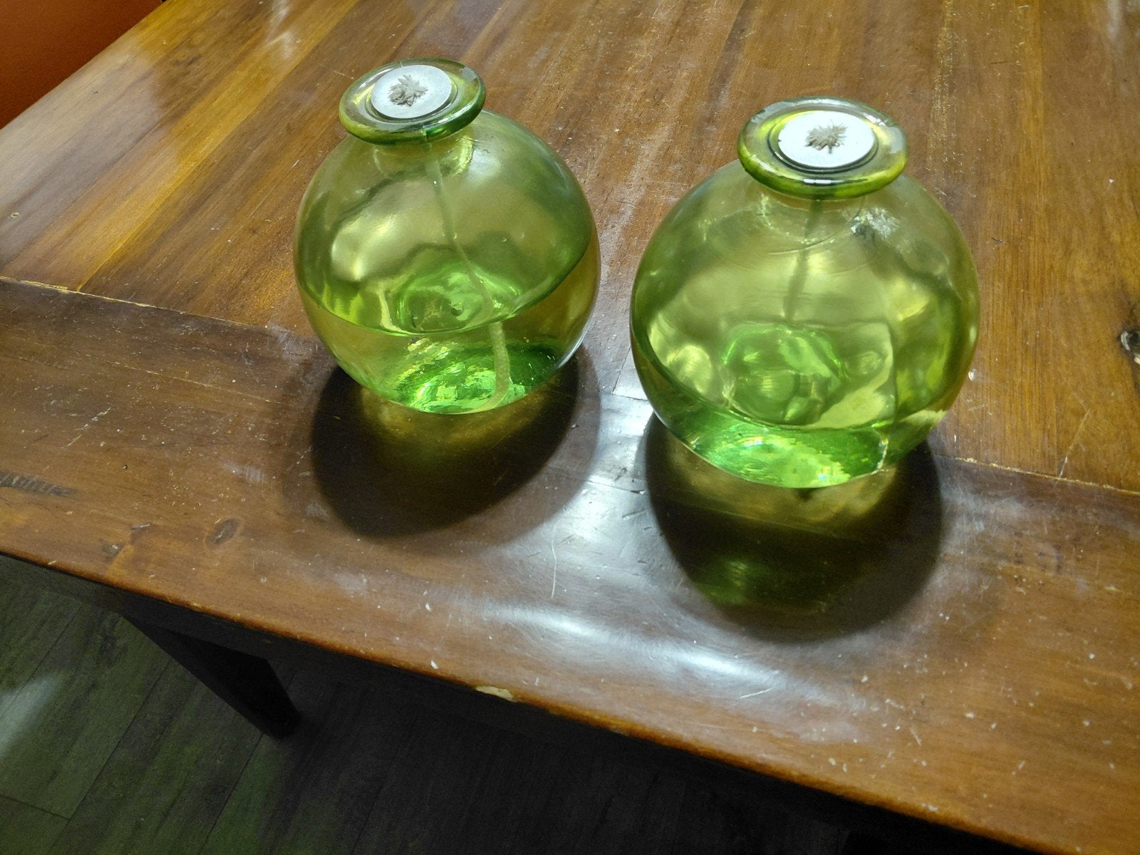 Te koop 2 olielampen met gratis lampenolie, Ophalen, Zo goed als nieuw, Glas