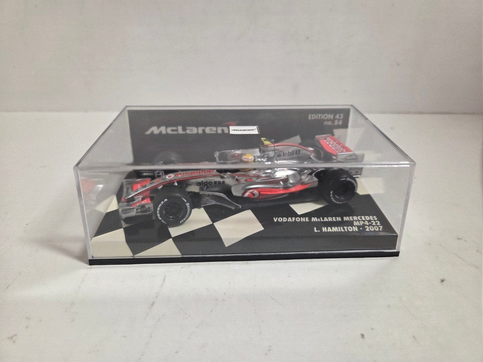 Minichamps Vodafone McLaren Mercedes Hamilton 1:43, Verzamelen, Ophalen of Verzenden, Auto's