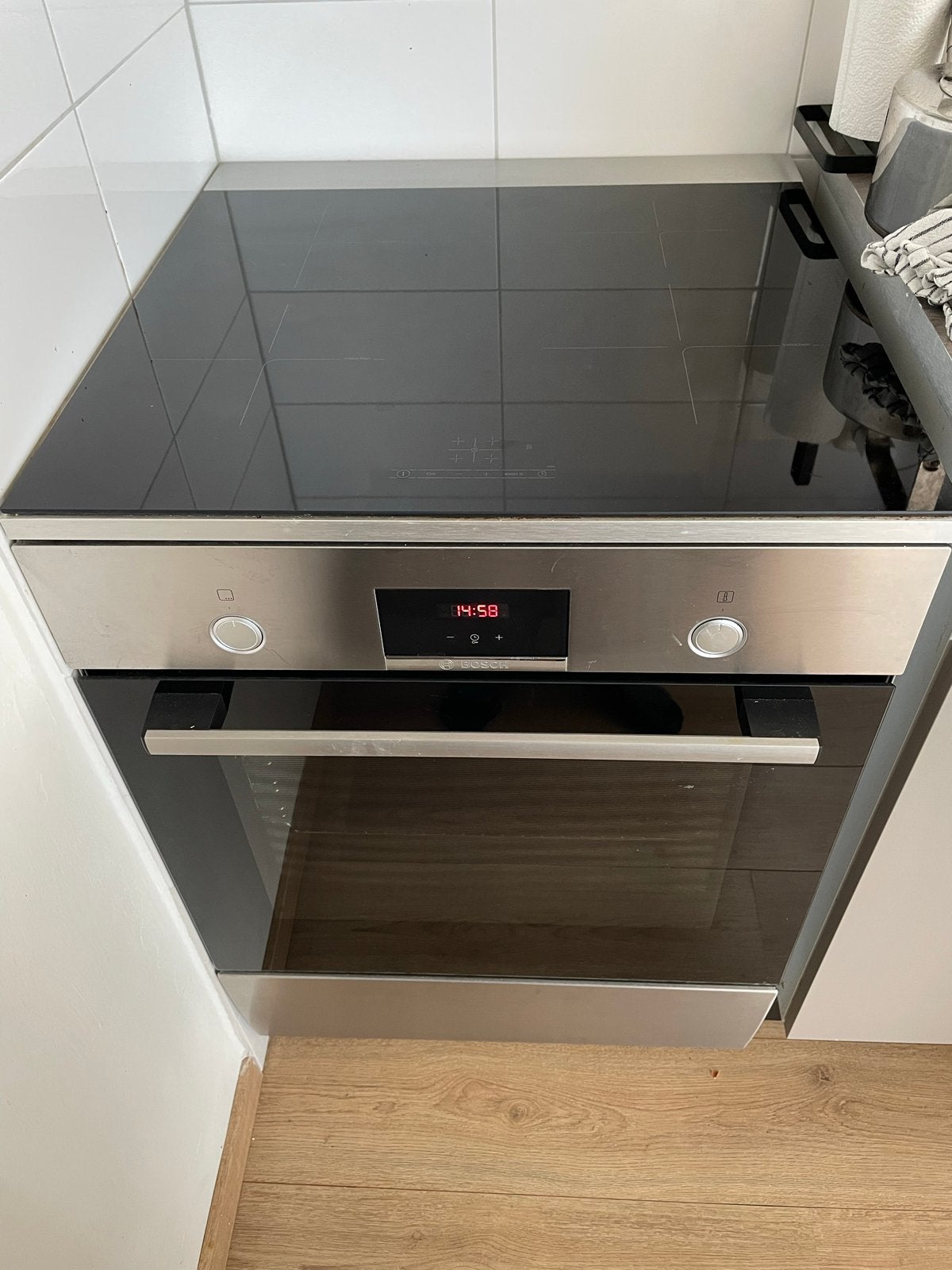 Bosch HLN39A050U Vrijstaand Keramisch Fornuis met Oven, Witgoed en Apparatuur, Fornuizen, Ophalen, Gebruikt, Hete lucht, 60 cm of meer