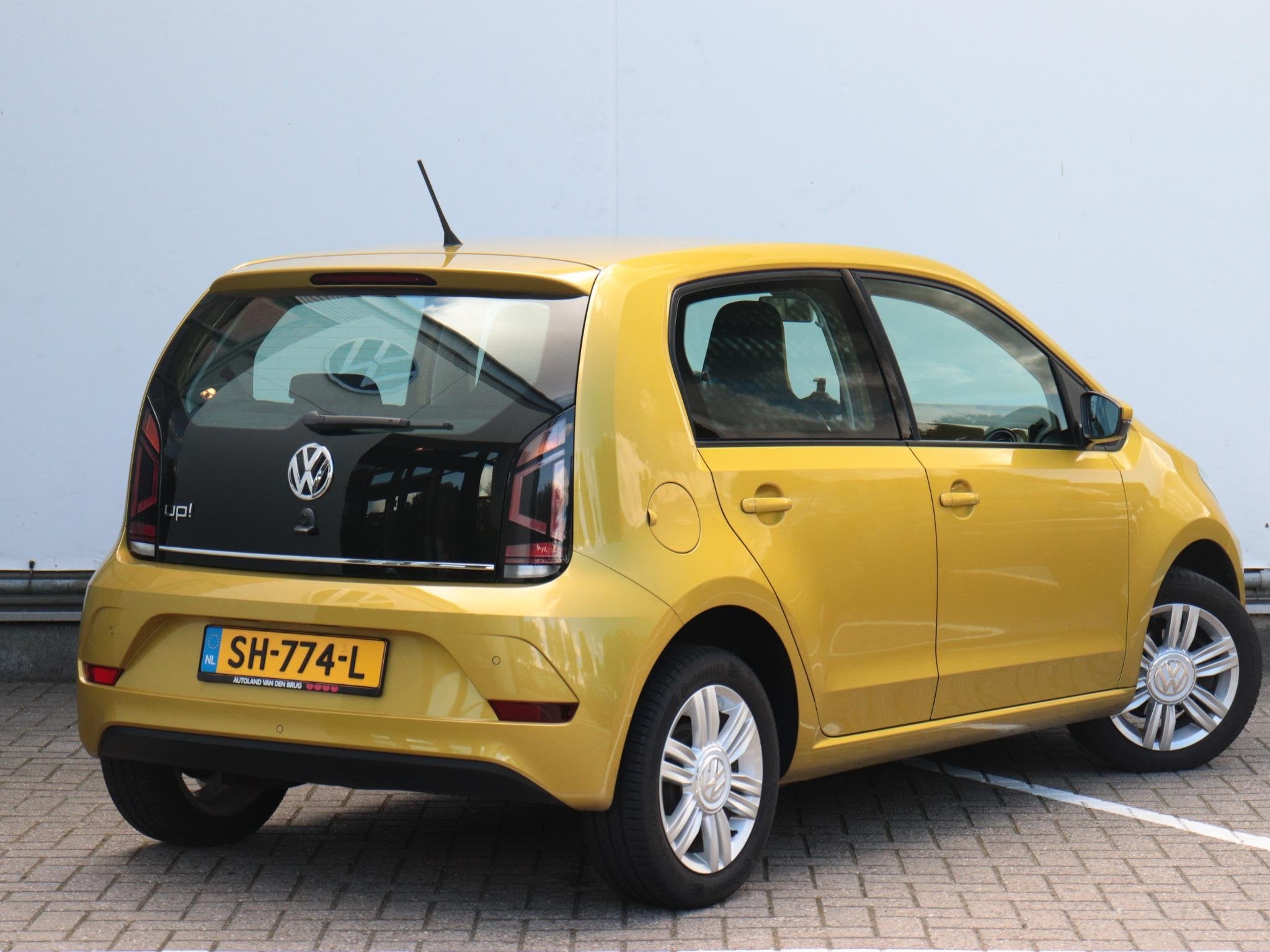 Volkswagen Up! 1.0 BMT high up! | Cruise Control | Parkeerse, Auto's, Voorwielaandrijving, Stof, 4 stoelen, Handgeschakeld